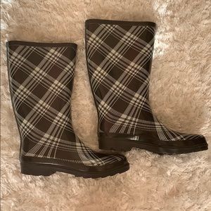 Cute Black/white rain boots